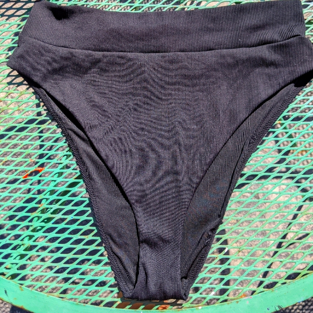 Black ribbed aerie high waisted cheeky bottoms